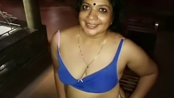 Desi Mom Gives A Handjob In A Mallu Chechi Clip