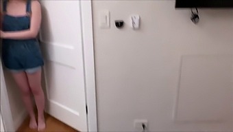 Nerdy Stepsister Explores Sexuality With Blonde Babe